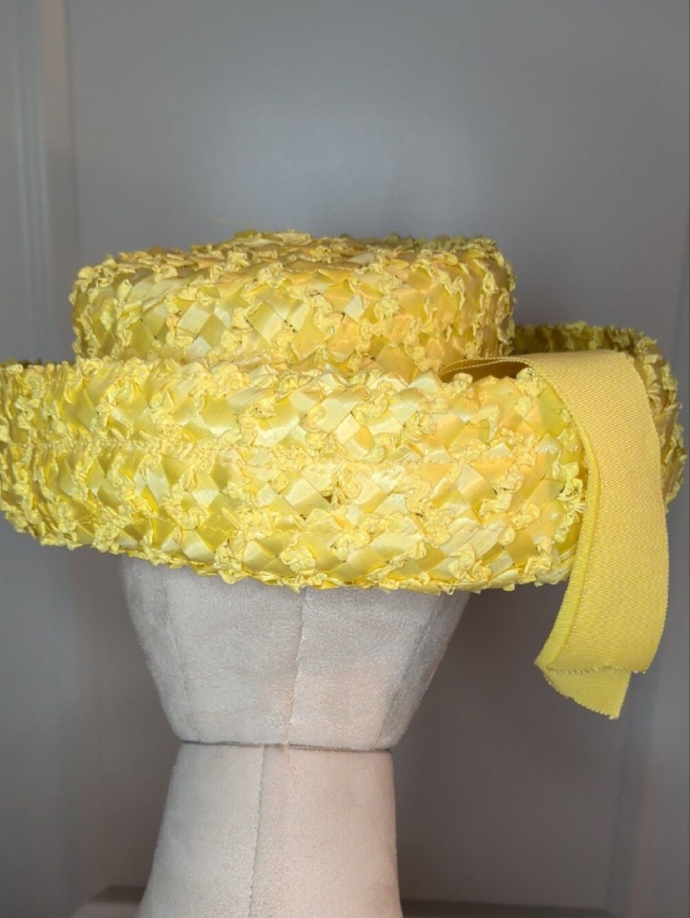 Vintage 50s Yellow Woven Straw Hat Grosgrain Ribbon Union Made SZ 21" - Picture 5 of 11